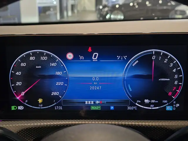 Mercedes-Benz CLA view 27