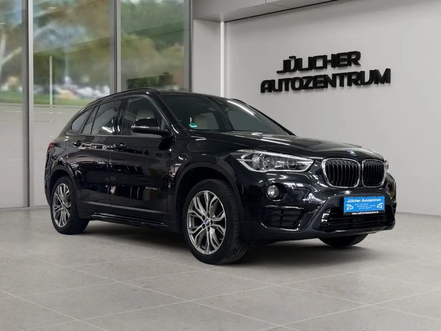BMW X1 sDrive 18 d Sport Line Aut., 2.Hand, Scheckh Zwart - 1