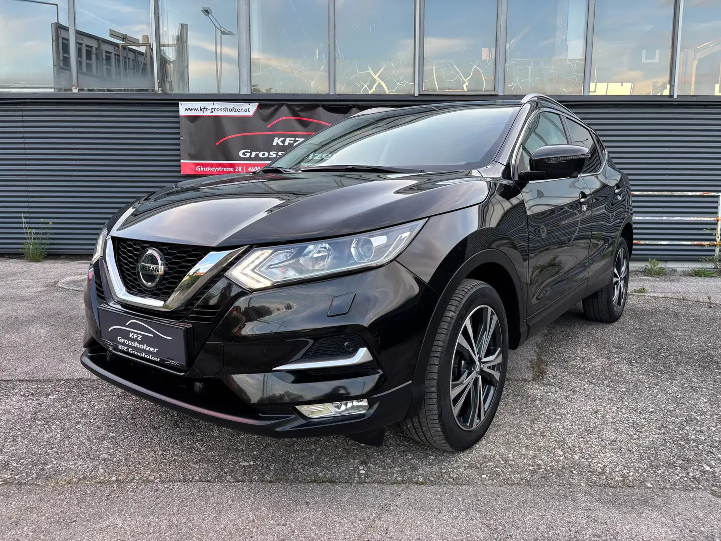 Nissan Qashqai N-Connecta "TOP ZUSTAND" Schwarz - 2