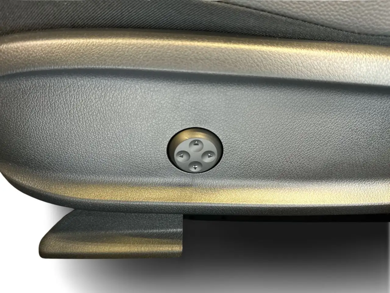 Mercedes-Benz EQB снимка Mercedes-Benz EQB