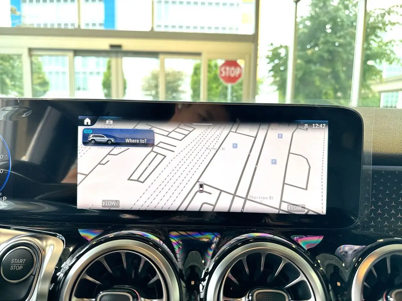 Mercedes-Benz EQB снимка Mercedes-Benz EQB