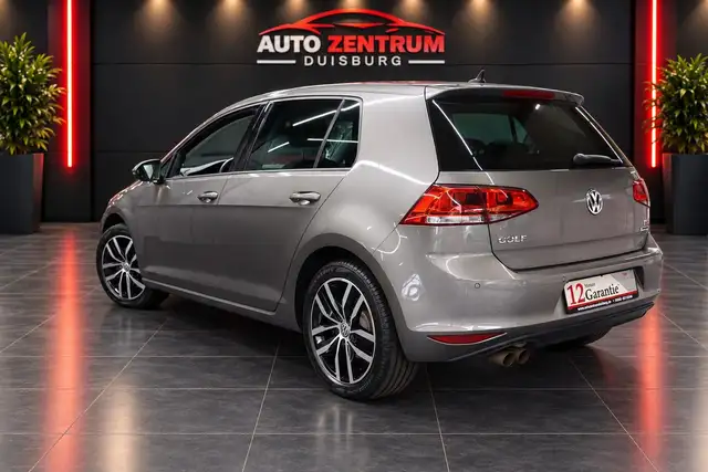 Volkswagen Golf view 9