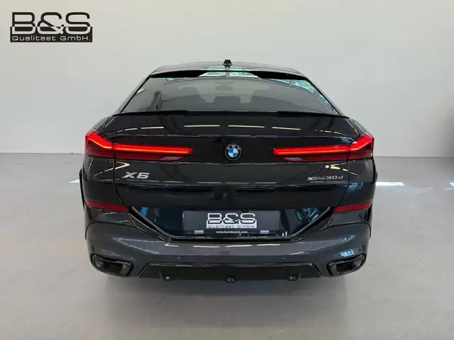 BMW X6 view 6