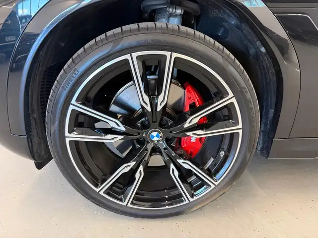 BMW X6 view 9