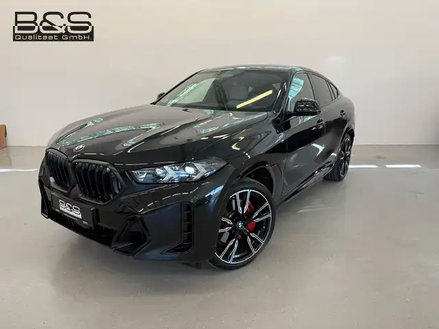 BMW X6 view 2