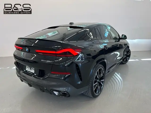 BMW X6 view 5