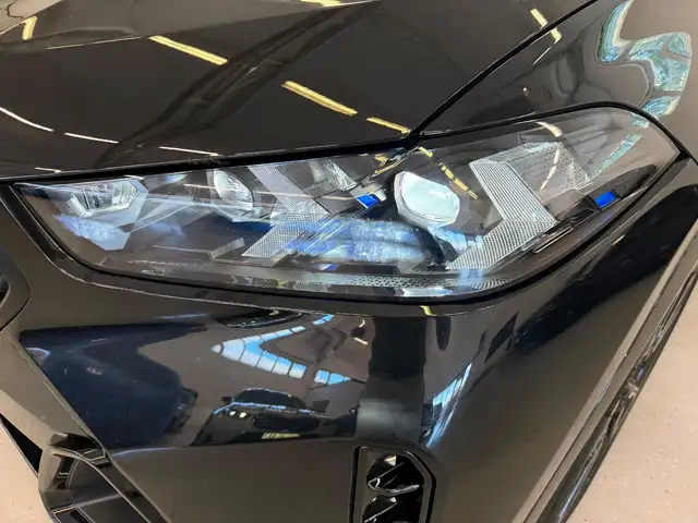 BMW X6 view 8