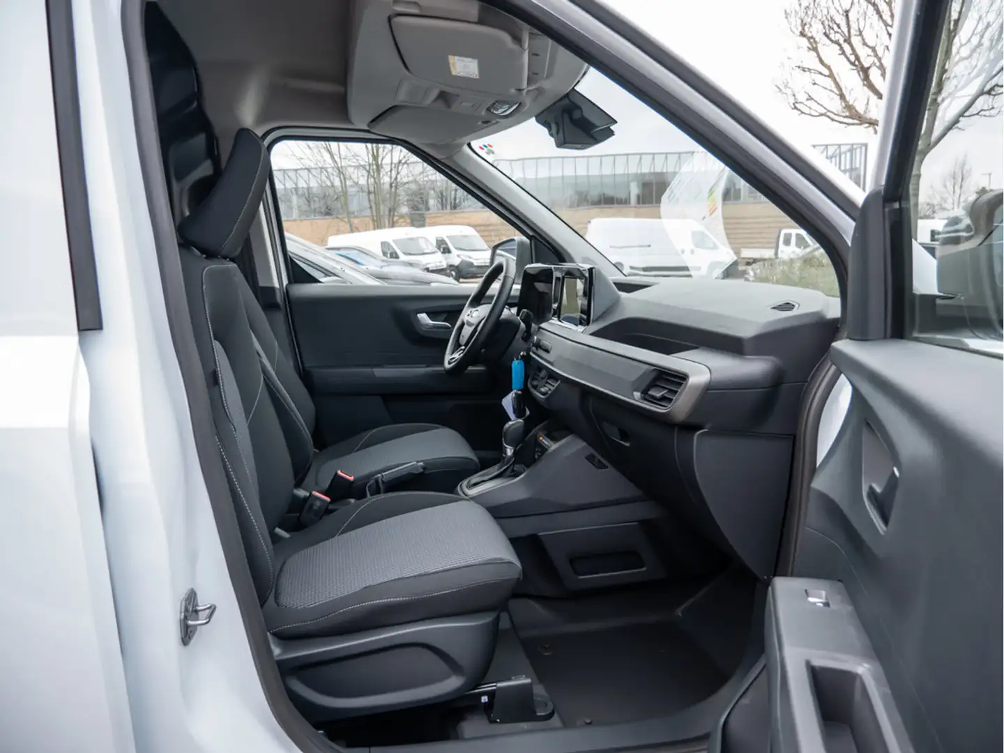 Ford Transit Courier 125PS Automatik, Winter Paket, Fahrerassistenz Pak Weiß - 2