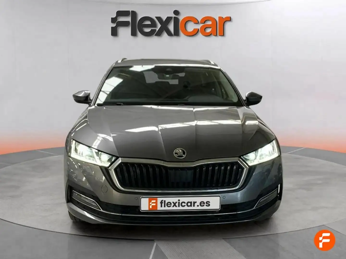 Skoda Octavia Combi 2.0 TDI 110kW(150CV) DSG Selection Gris - 2