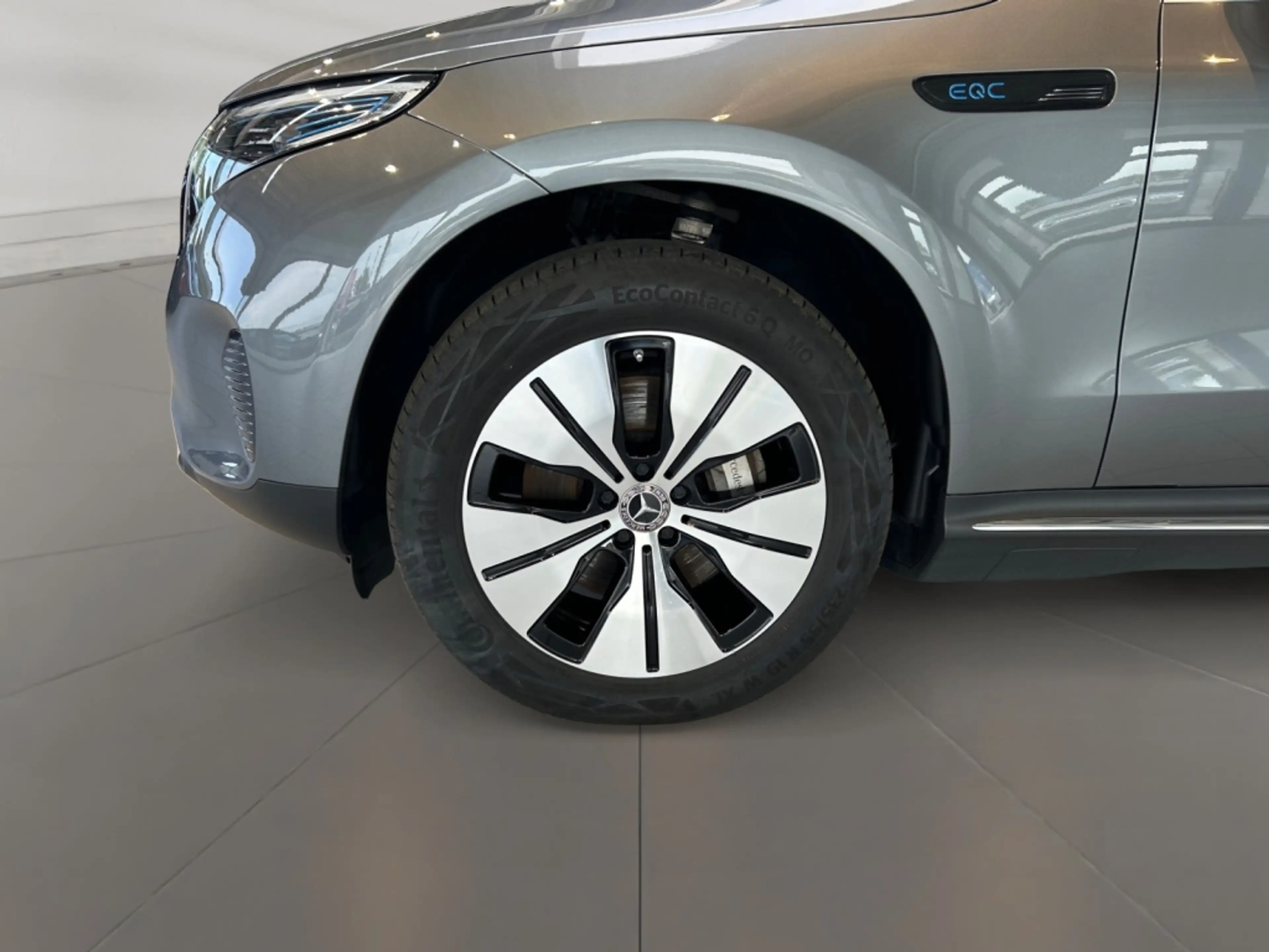 Mercedes-Benz EQC 400 4matic MBUX+MBeam+Cam+LED+Navi+AUT+Keyl — photo 9