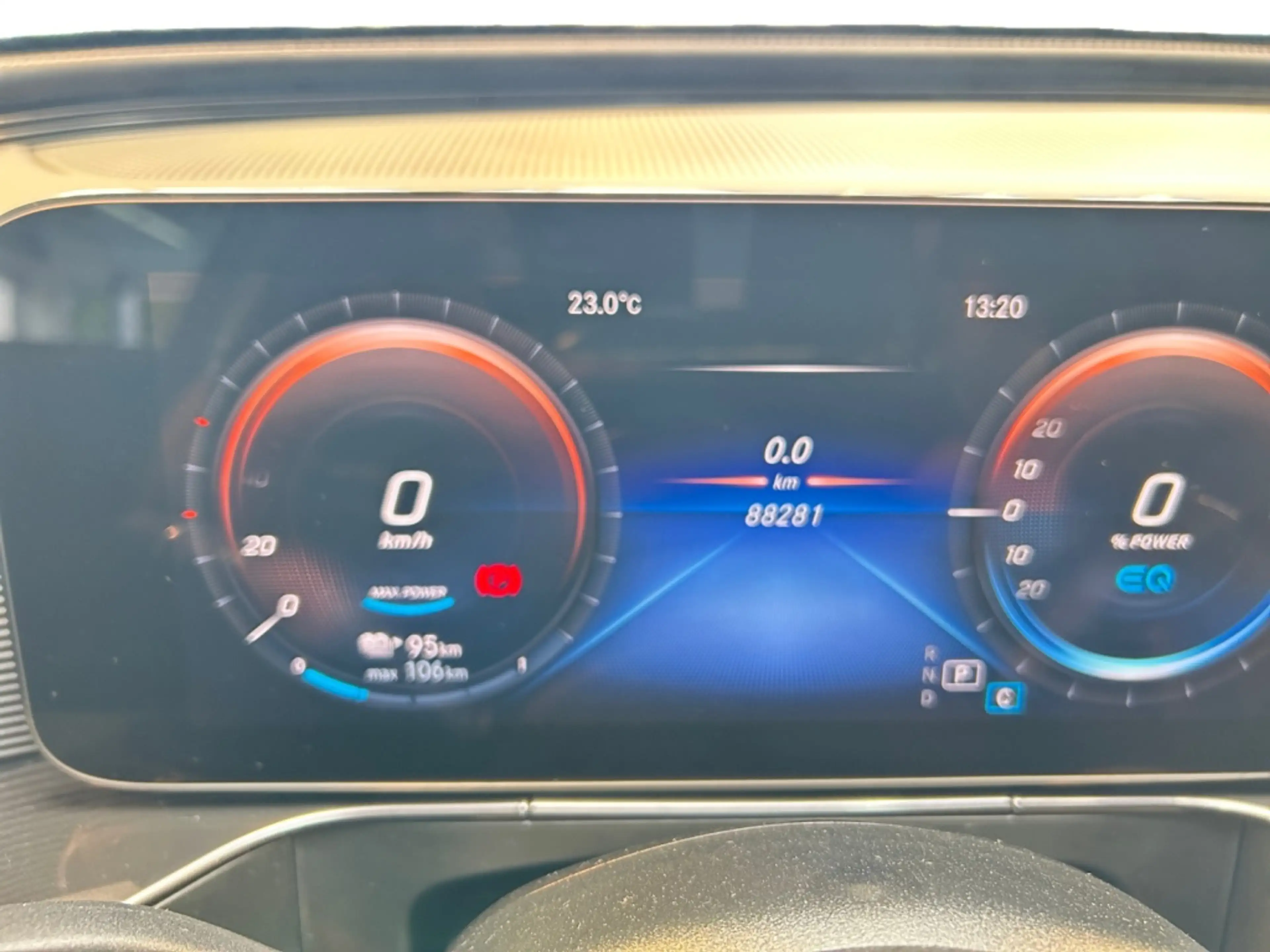 Mercedes-Benz EQC 400 4matic MBUX+MBeam+Cam+LED+Navi+AUT+Keyl — photo 15