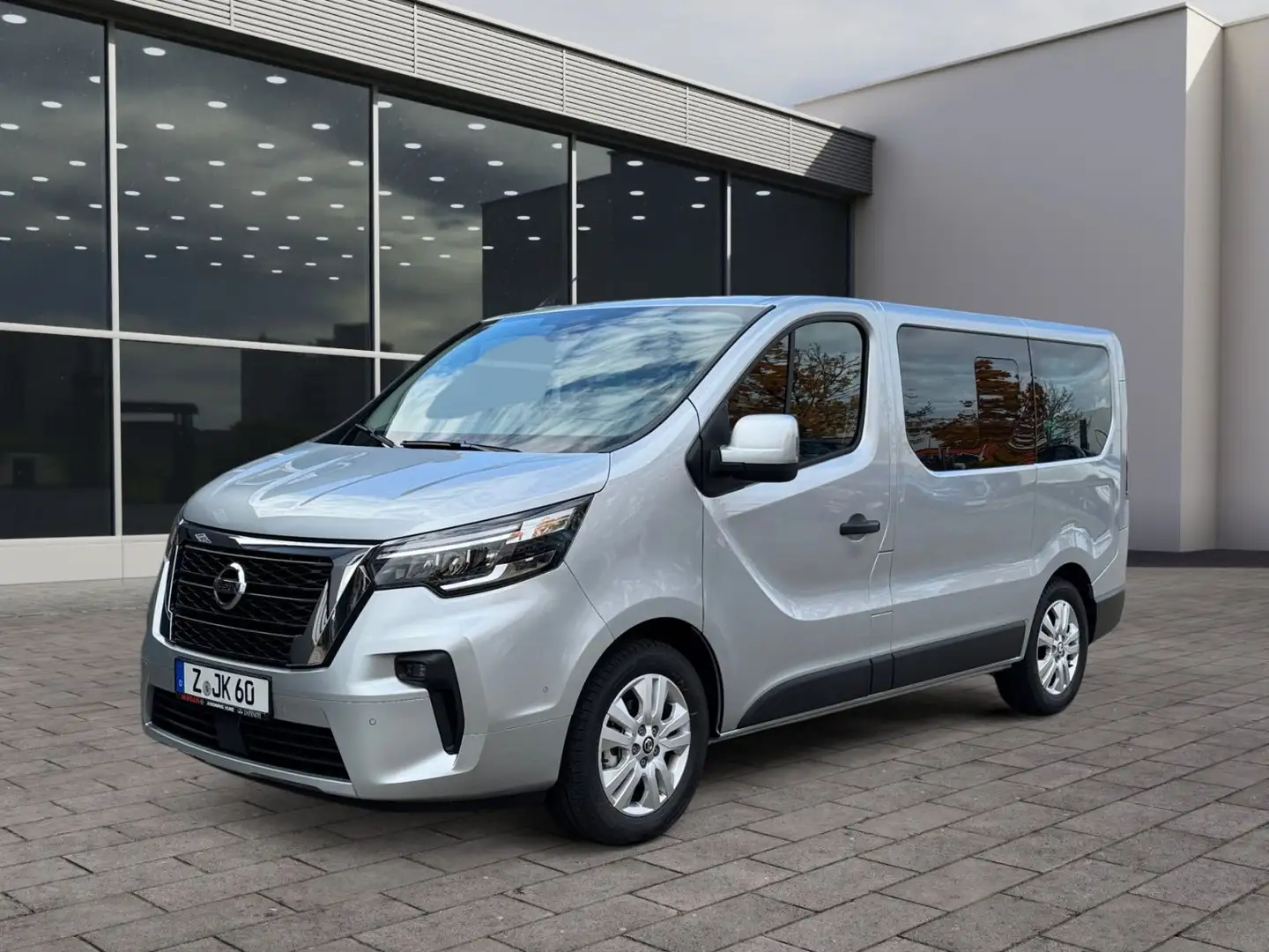 Nissan Primastar dCI 150 FLEXVAN mit 3 Einzelsitzen im Argintiu - 2