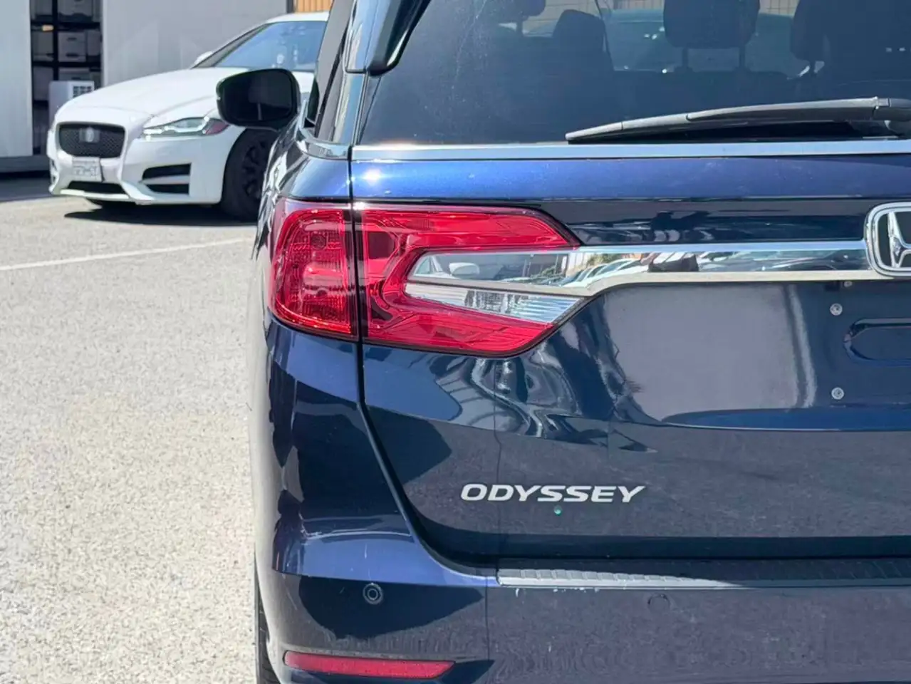 Honda Odyssey снимка Honda Odyssey