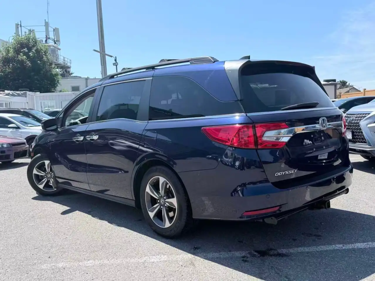 Honda Odyssey снимка Honda Odyssey
