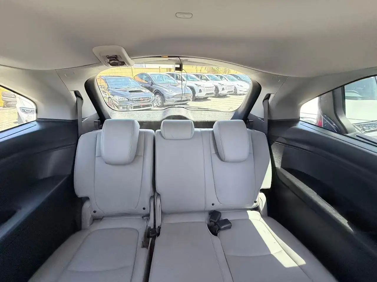 Honda Odyssey снимка Honda Odyssey