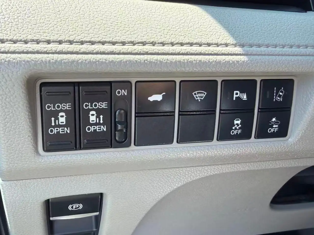 Honda Odyssey снимка Honda Odyssey