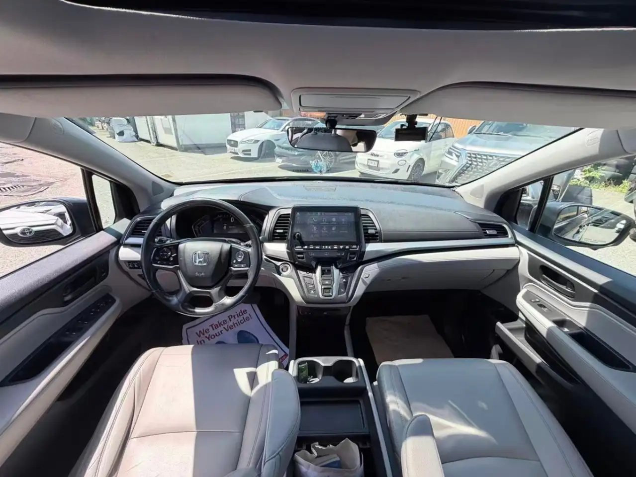 Honda Odyssey снимка Honda Odyssey