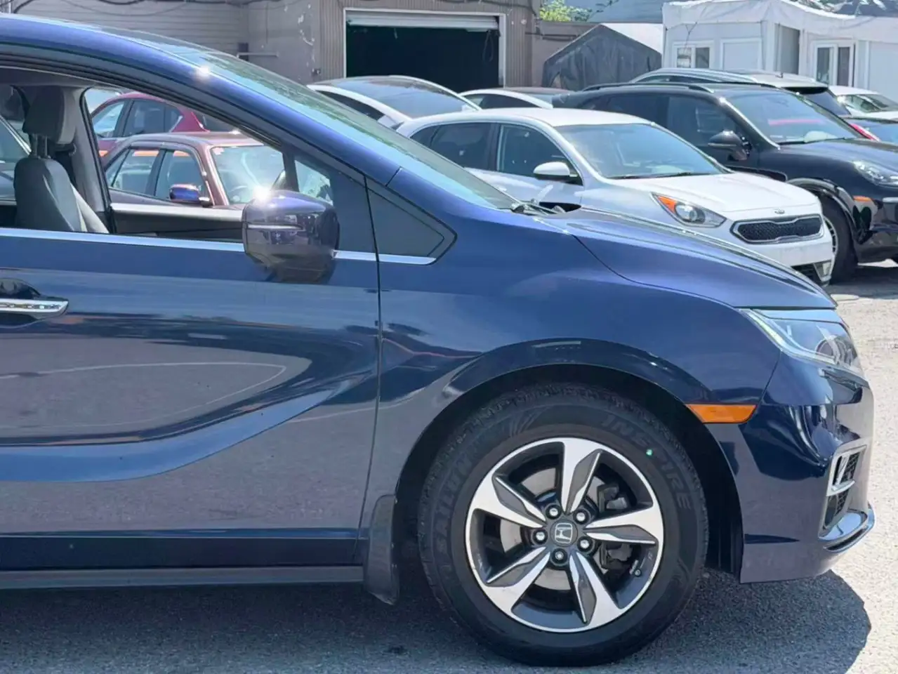 Honda Odyssey снимка Honda Odyssey