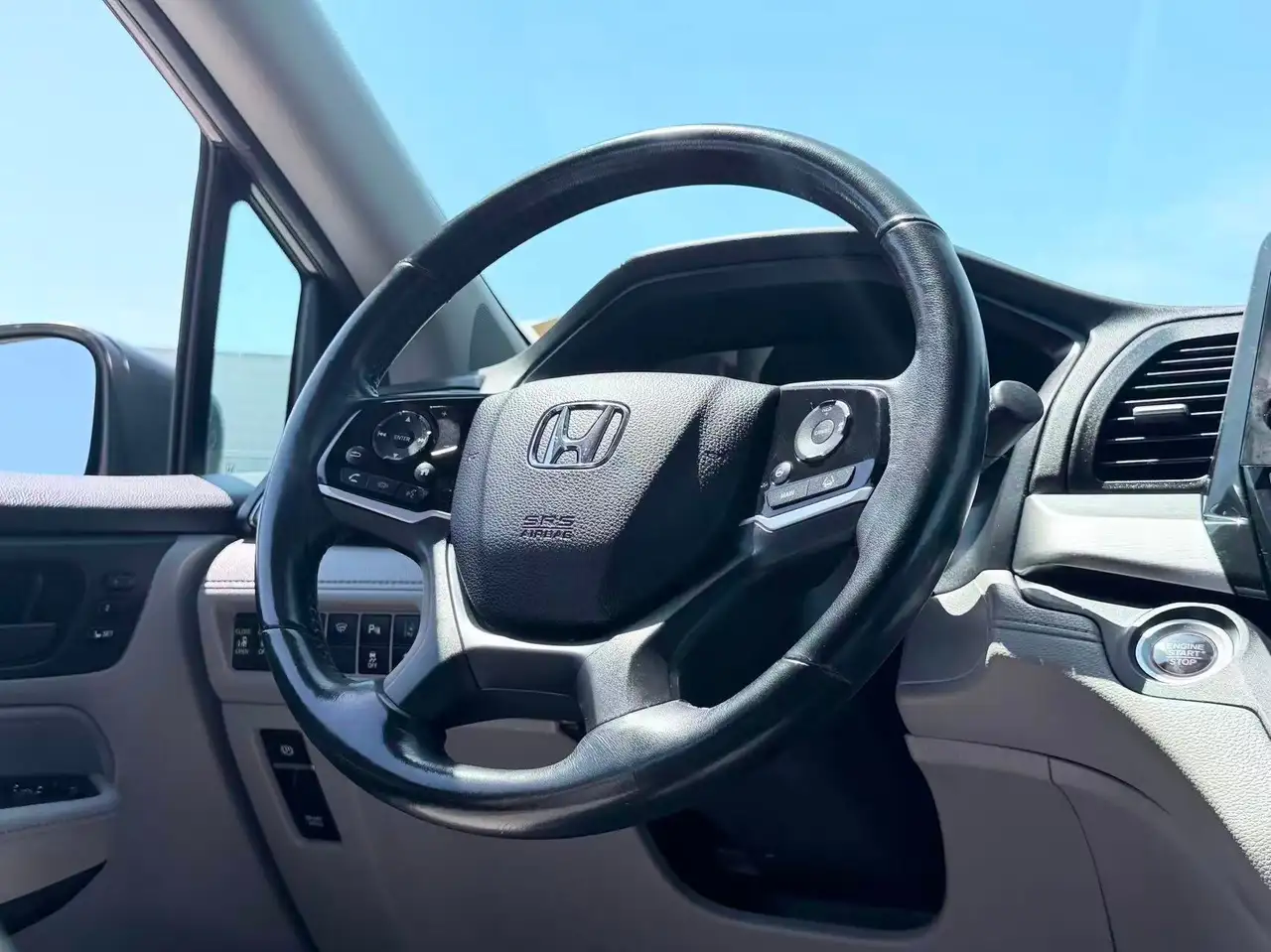 Honda Odyssey снимка Honda Odyssey