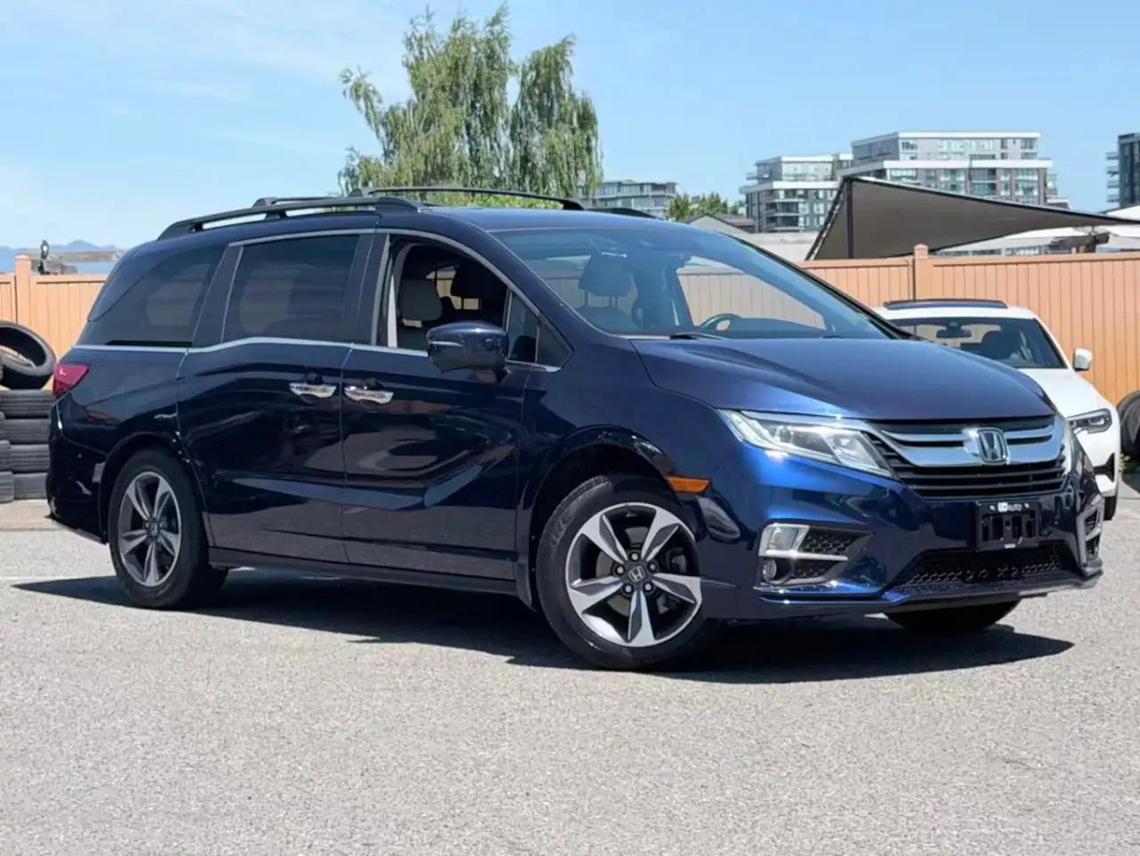 Honda Odyssey снимка Honda Odyssey
