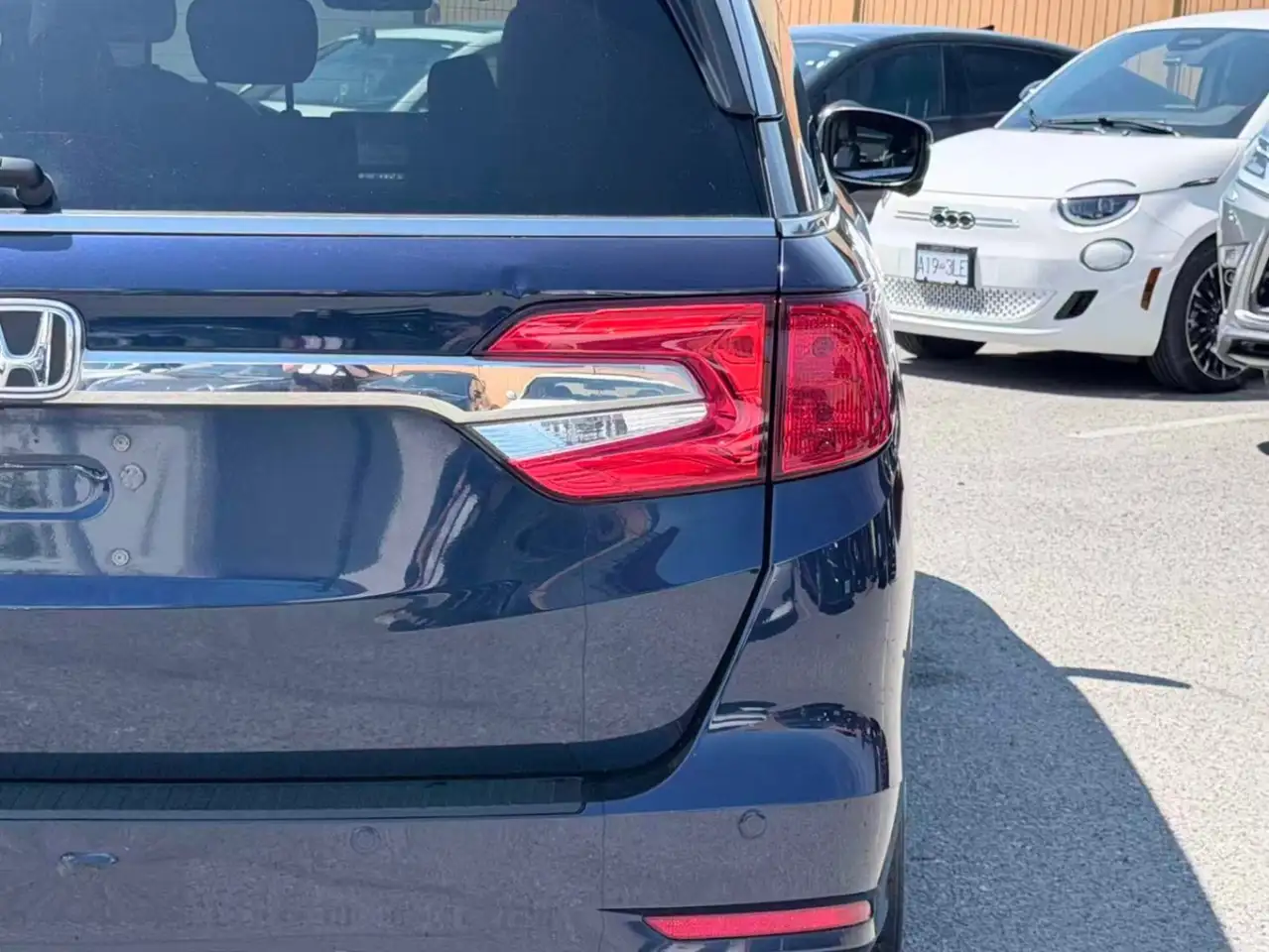 Honda Odyssey снимка Honda Odyssey