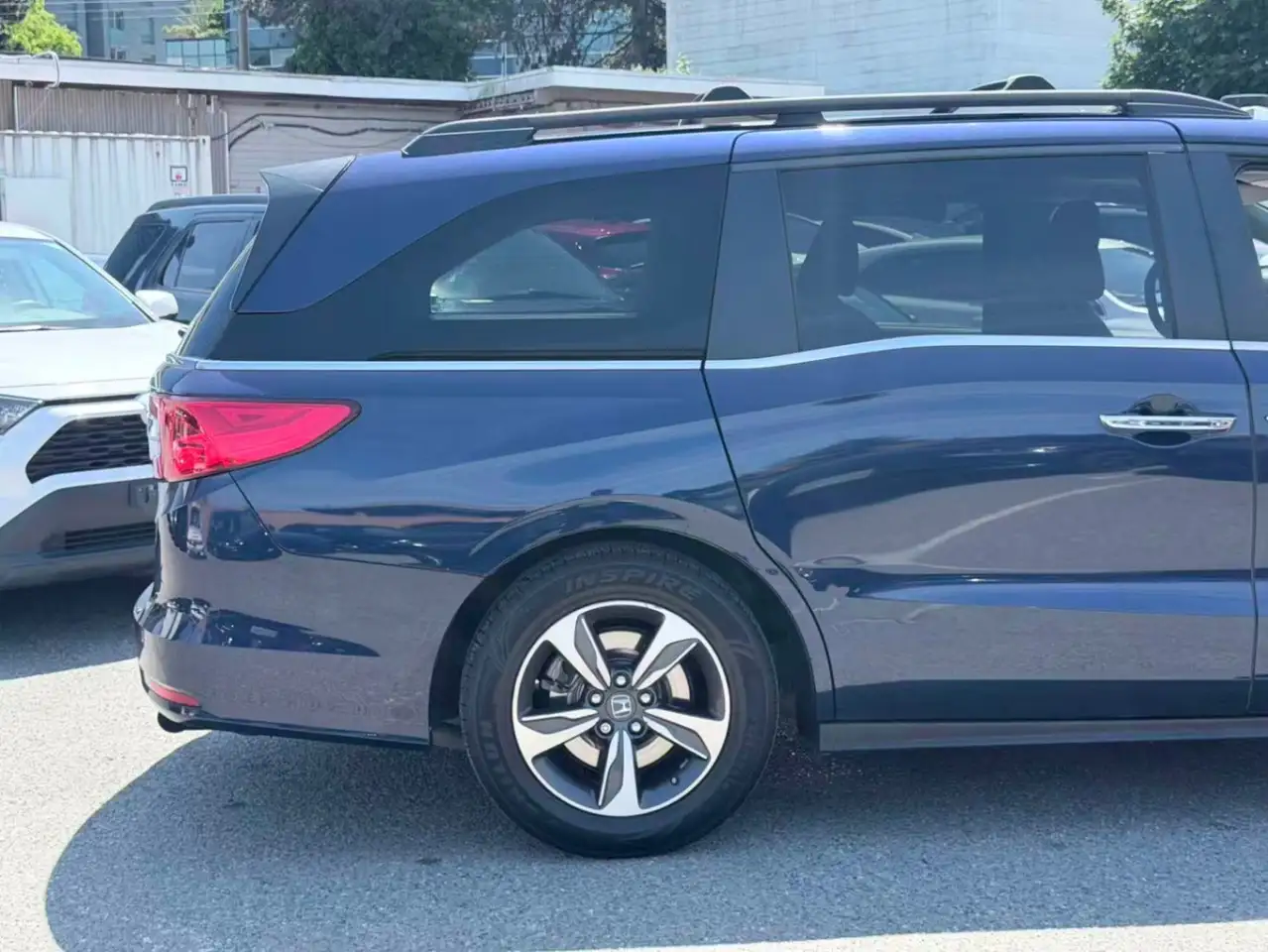Honda Odyssey снимка Honda Odyssey