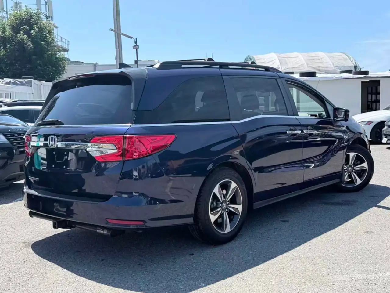 Honda Odyssey снимка Honda Odyssey
