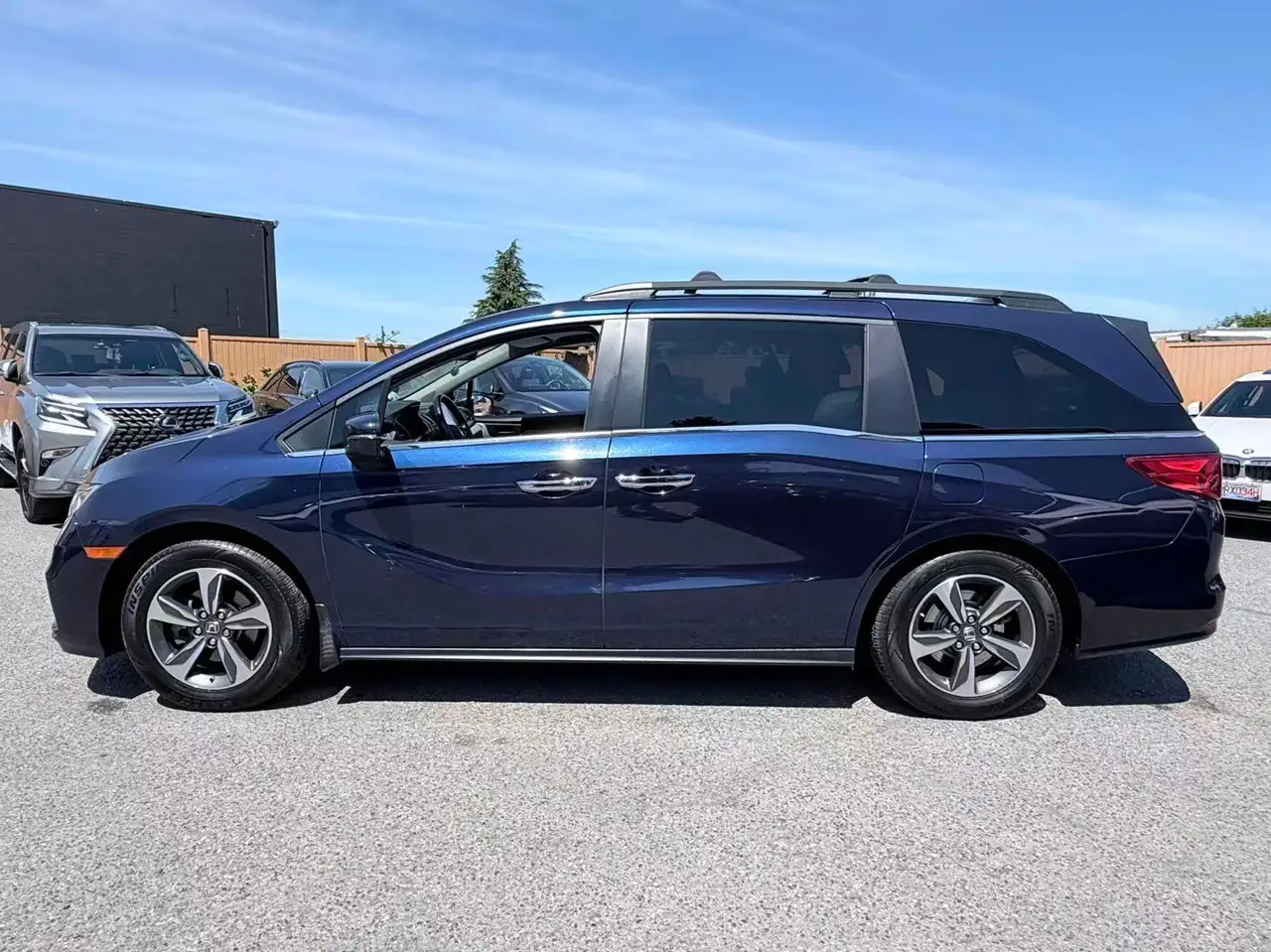 Honda Odyssey снимка Honda Odyssey