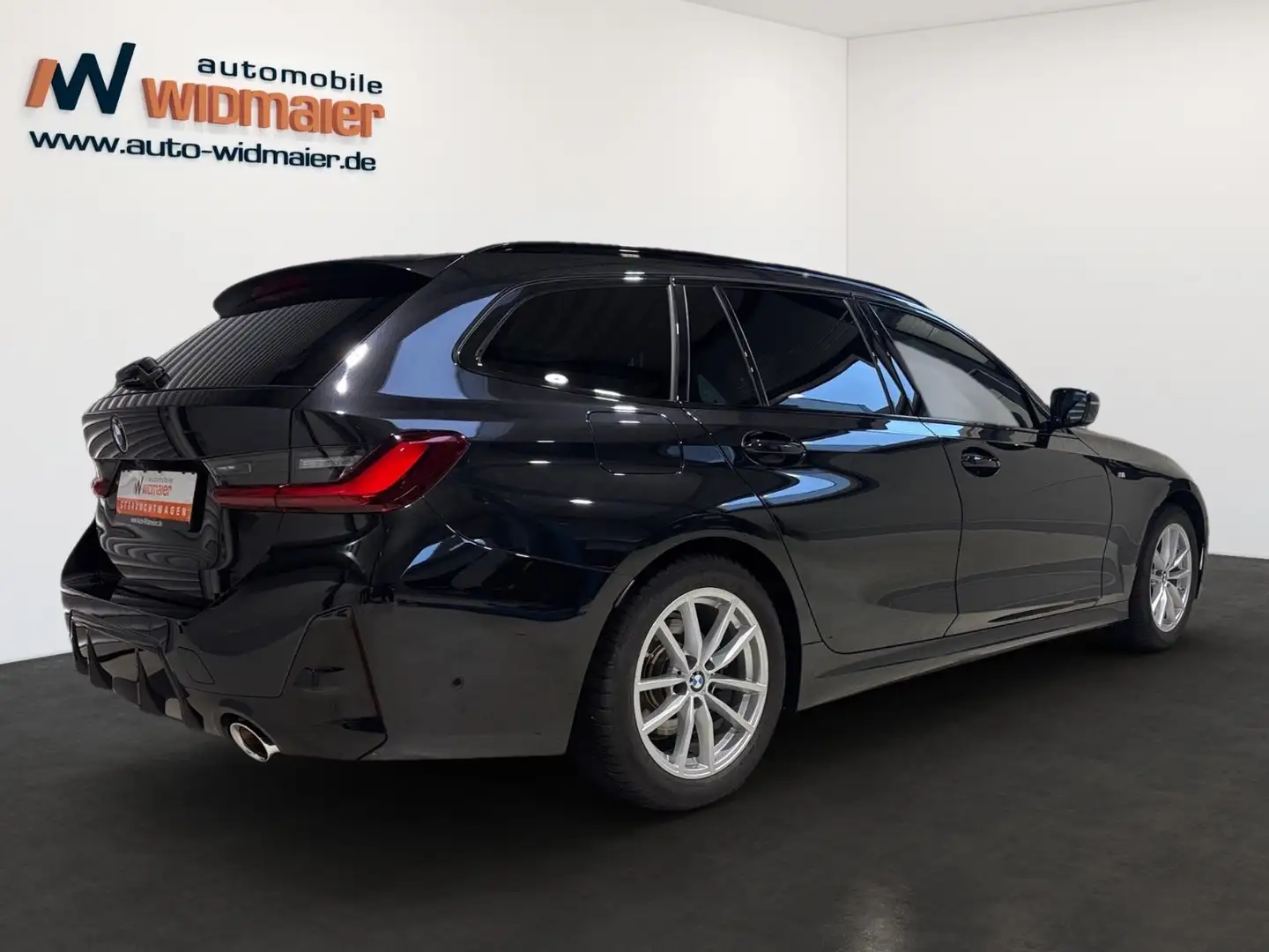 BMW 320 i Touring M Sport Sportautom-AHK/HeadUp/ 17LM Schwarz - 2