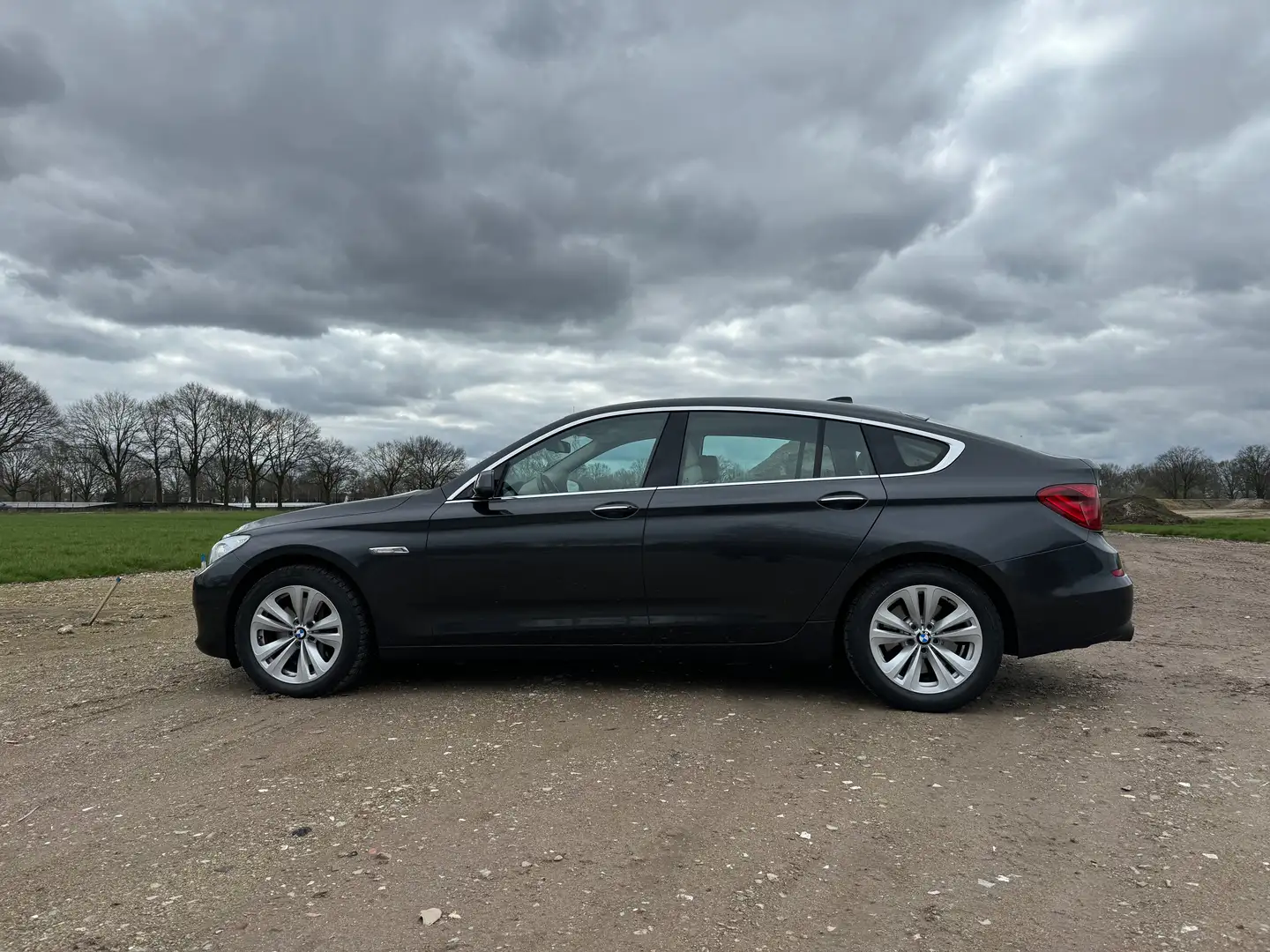 BMW 535 535i GT High Executive Zwart - 2