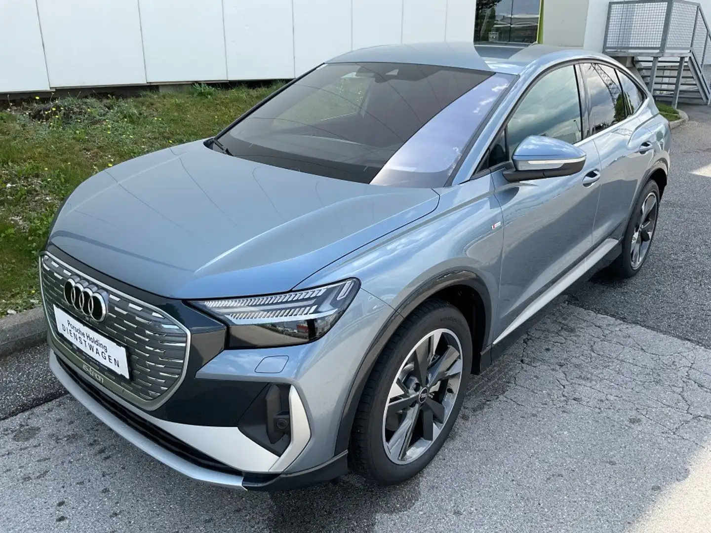 Audi e-tron Sportback 45 e-tron quattro business Modrá - 1