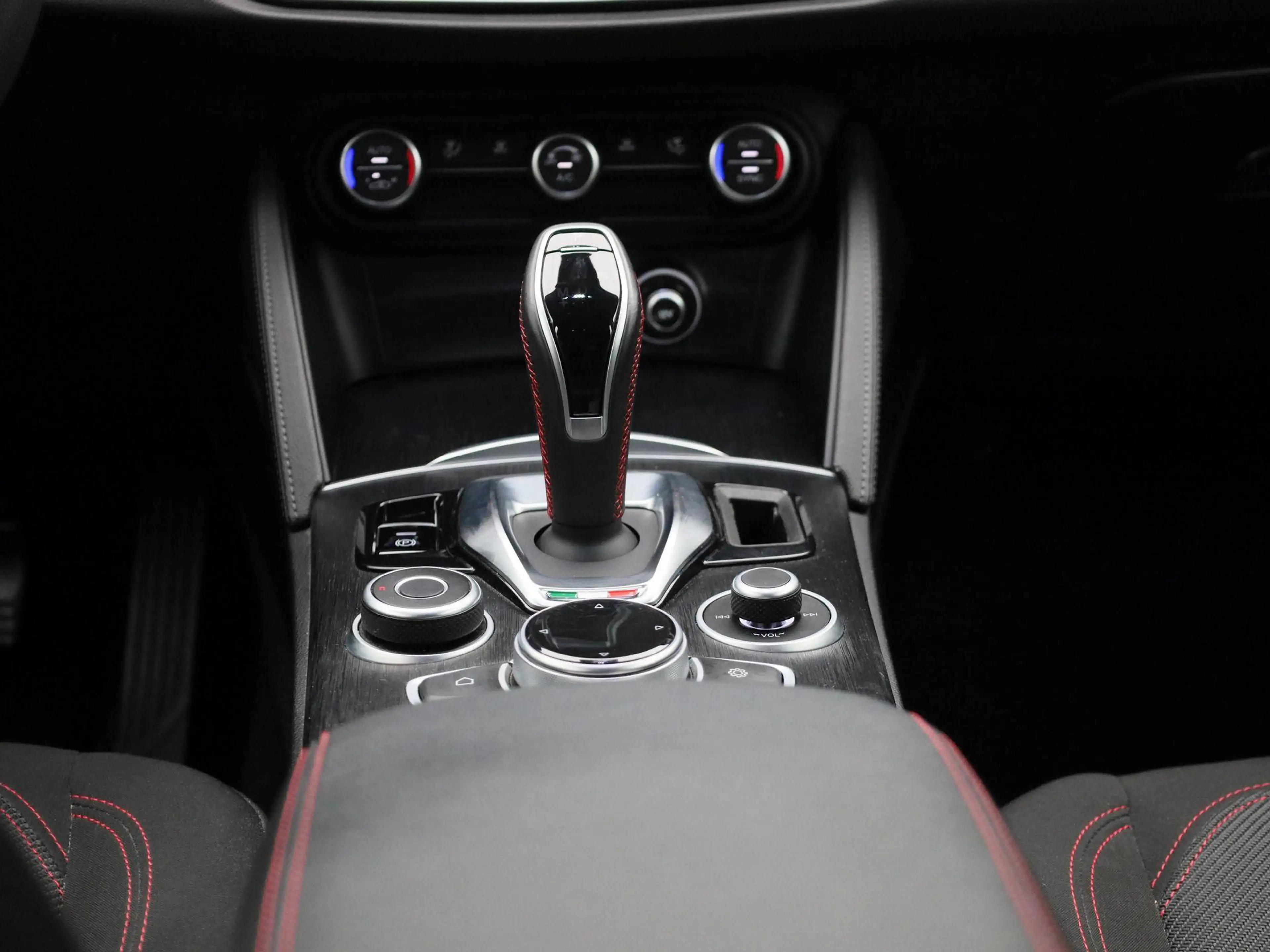Alfa Romeo Stelvio 2.2 D 160 Super CAMERA | NAVI | ECC — photo 10