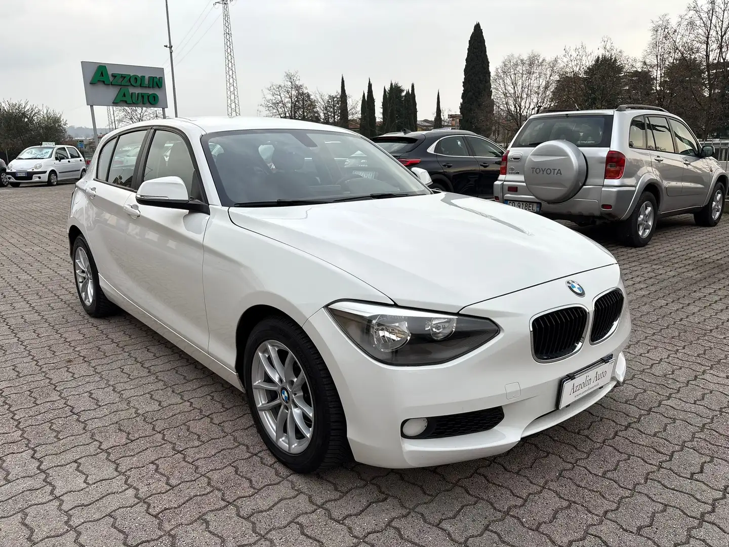 BMW 116 1.6 BENZINA CAMBIO AUTOMATICO SI A NEOPATENTATI Weiß - 1