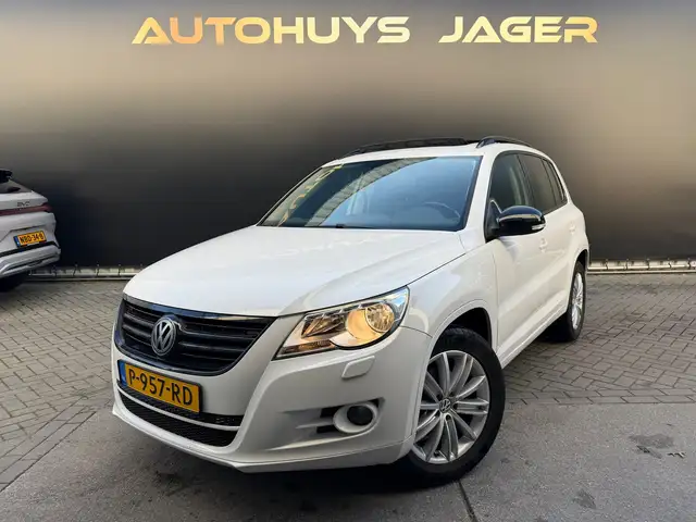 Volkswagen Tiguan 1.4 TSI Easyline Pano Stoelverwarming