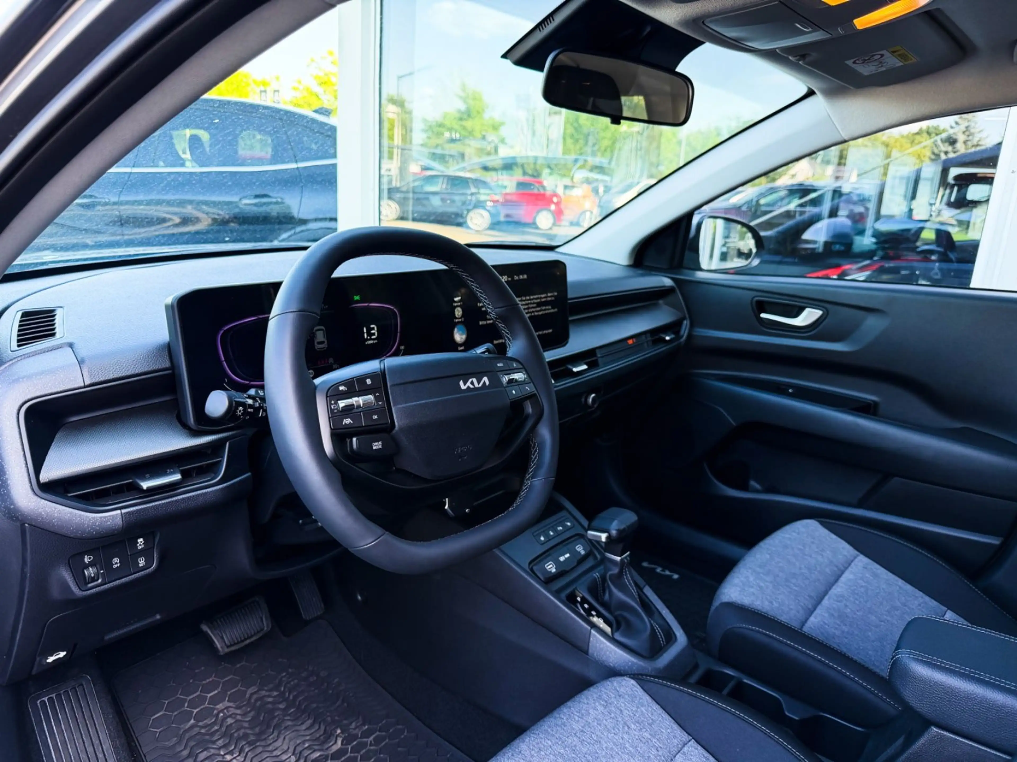Kia Stonic Automatik — photo 10
