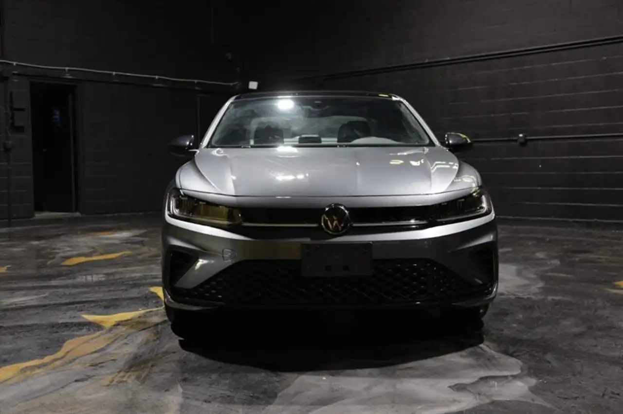 Volkswagen Jetta снимка Volkswagen Jetta