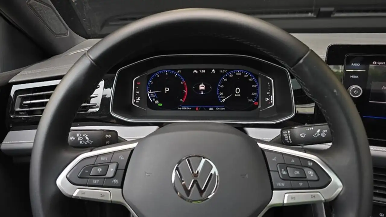 Volkswagen Jetta снимка Volkswagen Jetta
