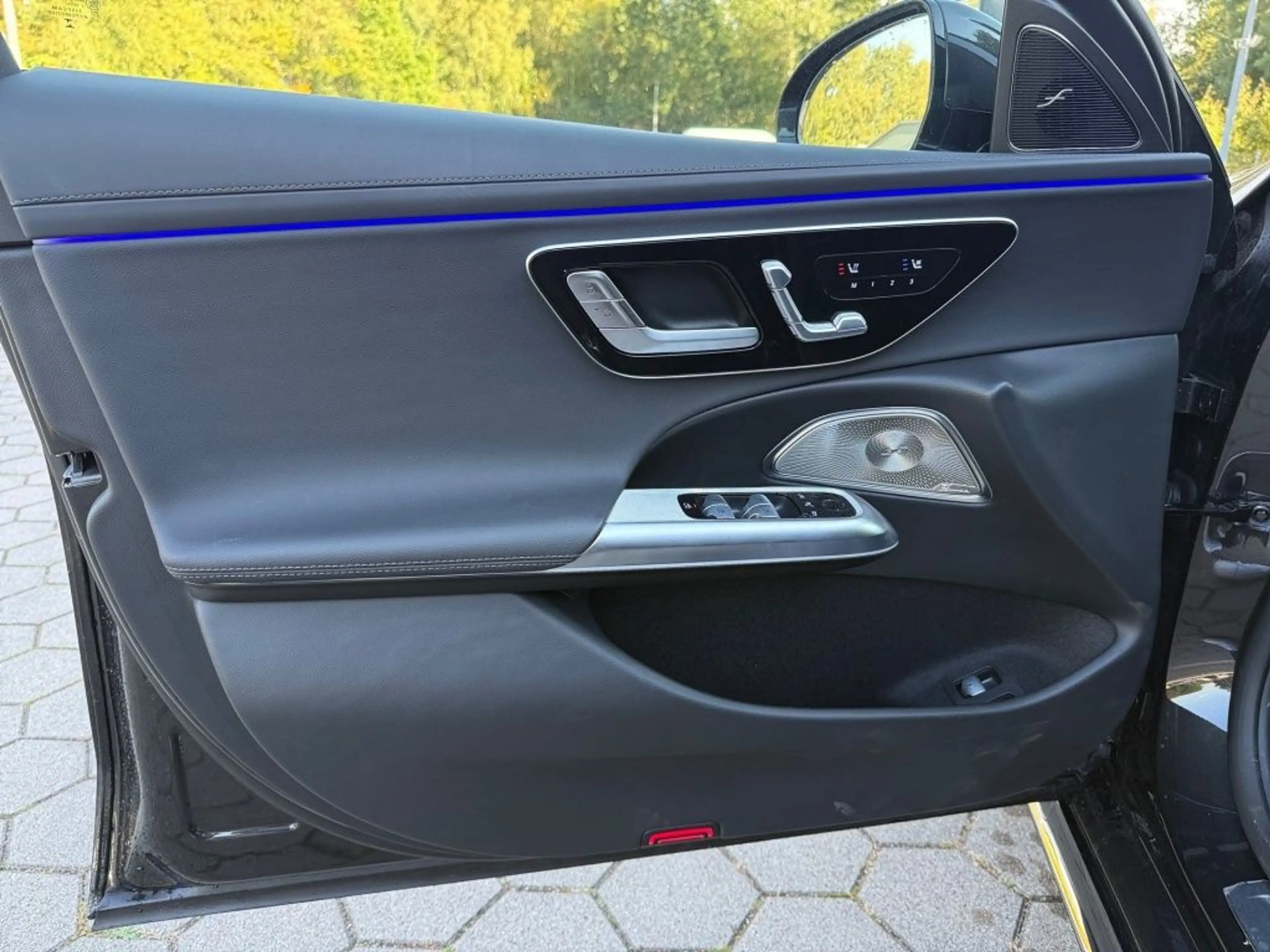 Mercedes-Benz E 400 e 4M AMG+PANO+LEDER+BURMESTER4D+SUPERSCR. — photo 5