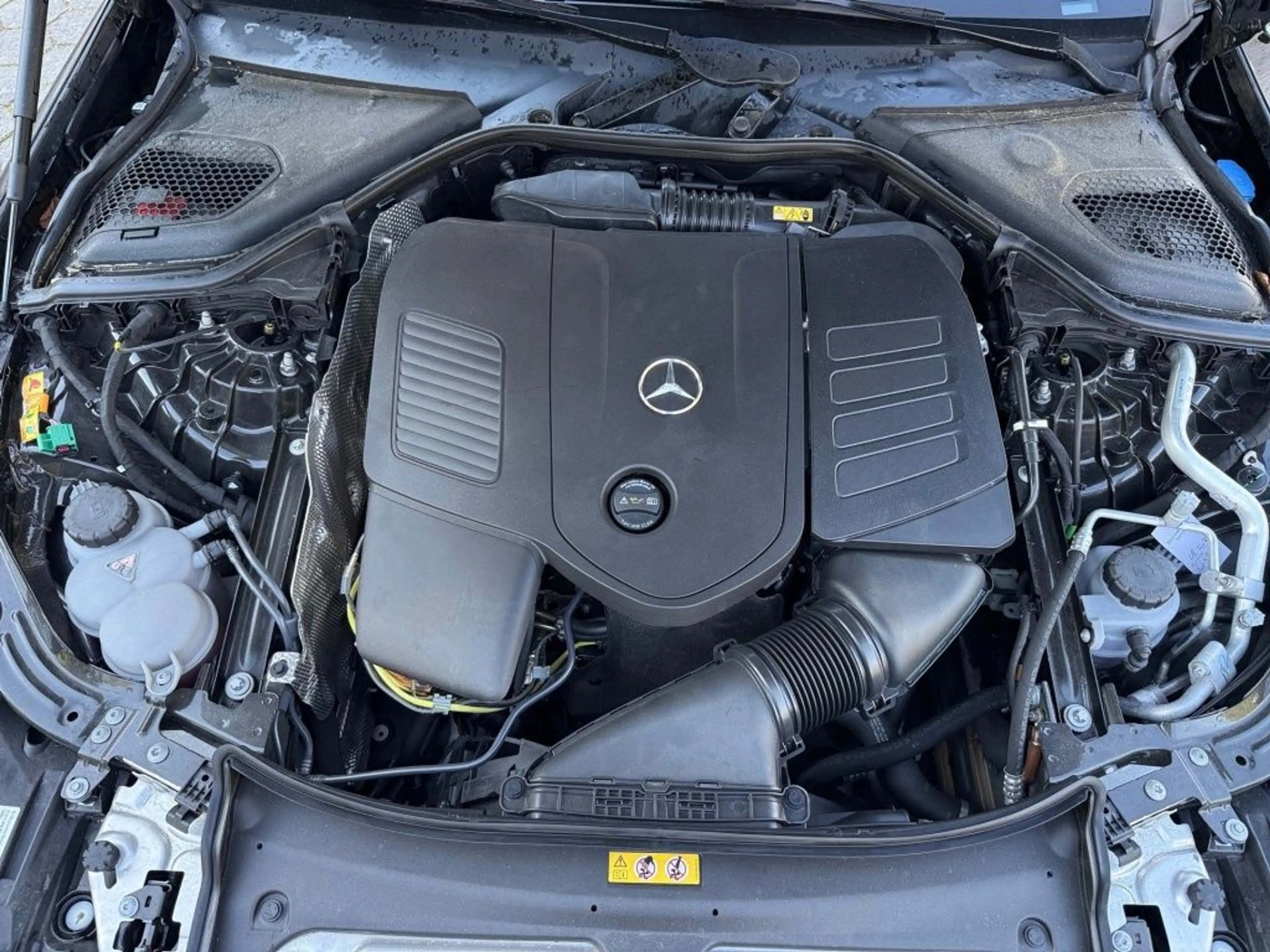 Mercedes-Benz E 400 e 4M AMG+PANO+LEDER+BURMESTER4D+SUPERSCR. — photo 4