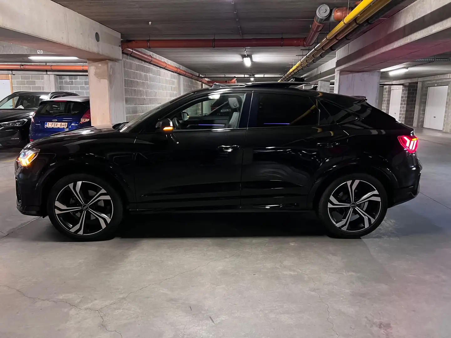 Audi Q3 Q3 Sportback 35 TFSI Edition 1 Zwart - 1