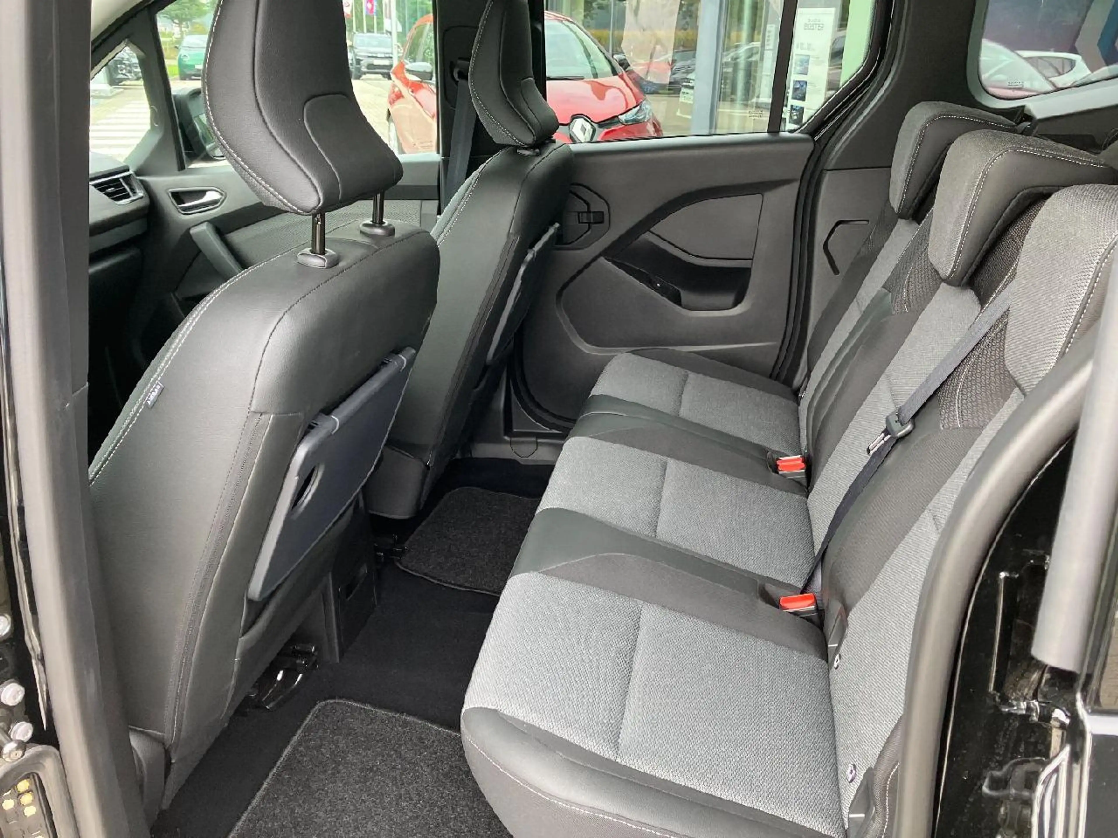 Renault Kangoo Techno TCe 130 EDC — photo 9