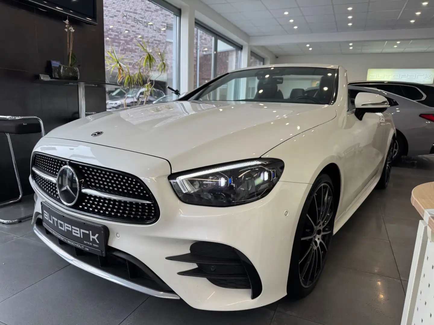 Mercedes-Benz E 400 d 4M AMG Cabrio BURM ACC SitzL 360 StHz 20" Weiß - 1