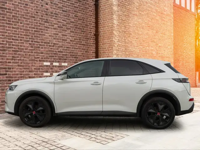 DS Automobiles DS 7 Crossback view 3
