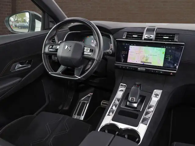 DS Automobiles DS 7 Crossback view 12