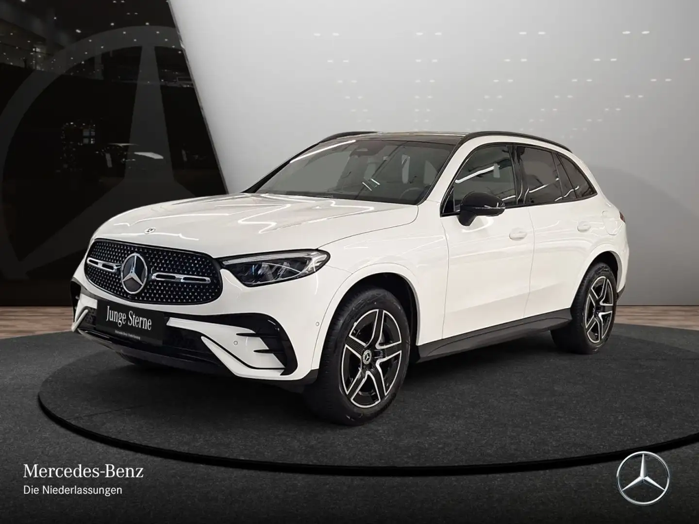 Mercedes-Benz GLC 300 e 4M AMG+NIGHT+PANO+360+AHK+LED+TOTW+9G Weiß - 2