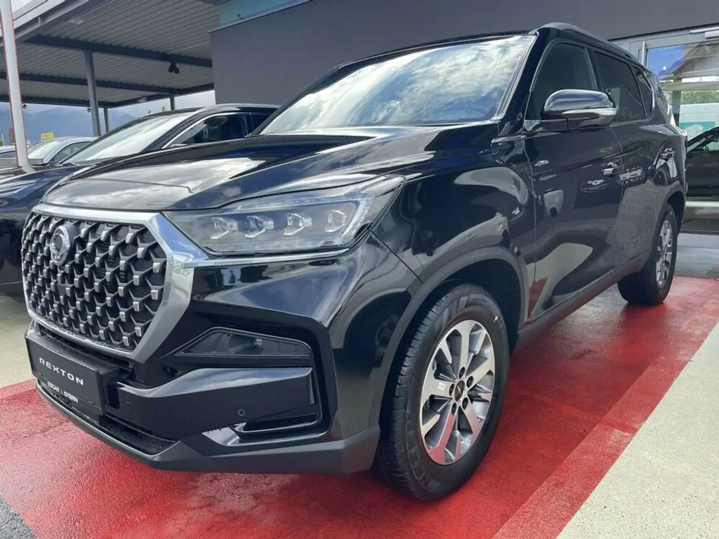 KGM Rexton KGM Clever 2,2 Diesel Aut. 4x4 Schwarz - 1