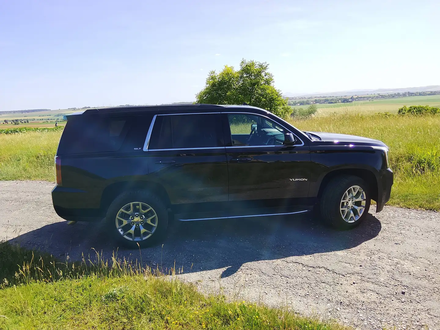 GMC Yukon SLT Schwarz - 2