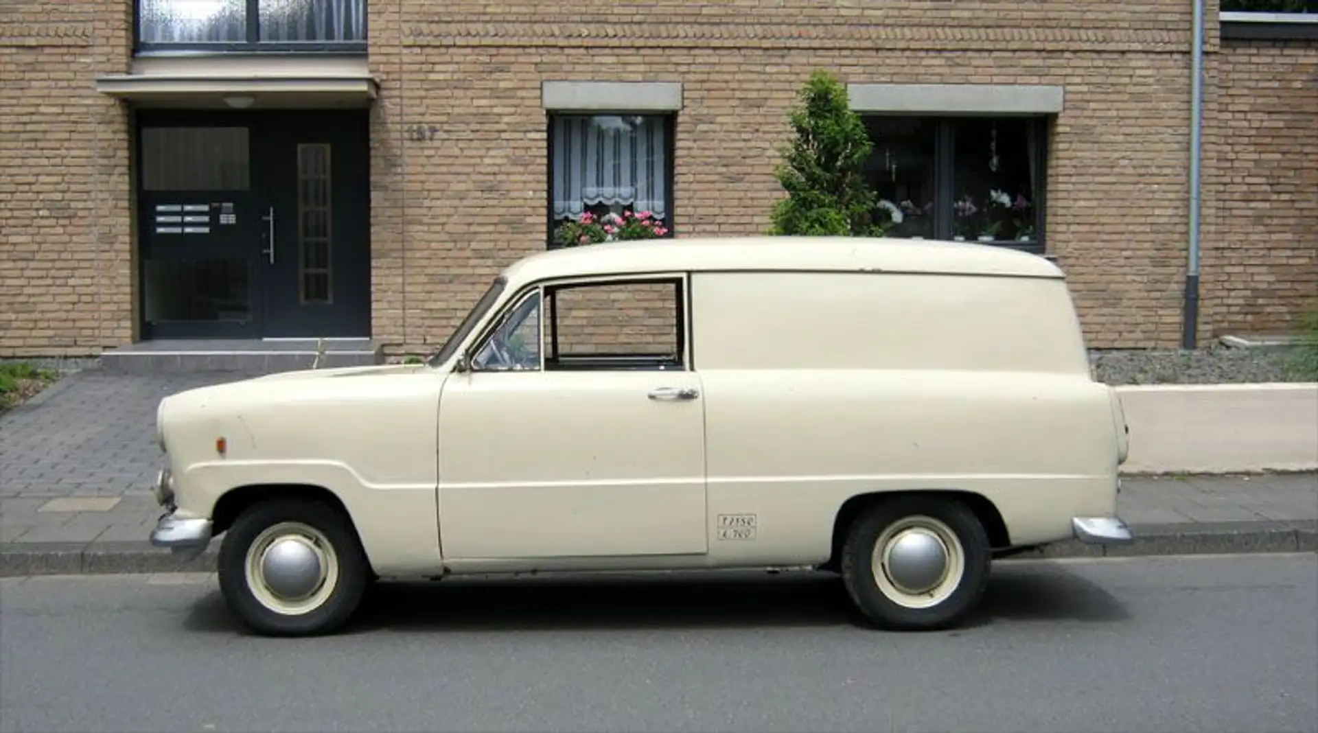 Ford Taunus 12m Kastenwagen Bej - 1
