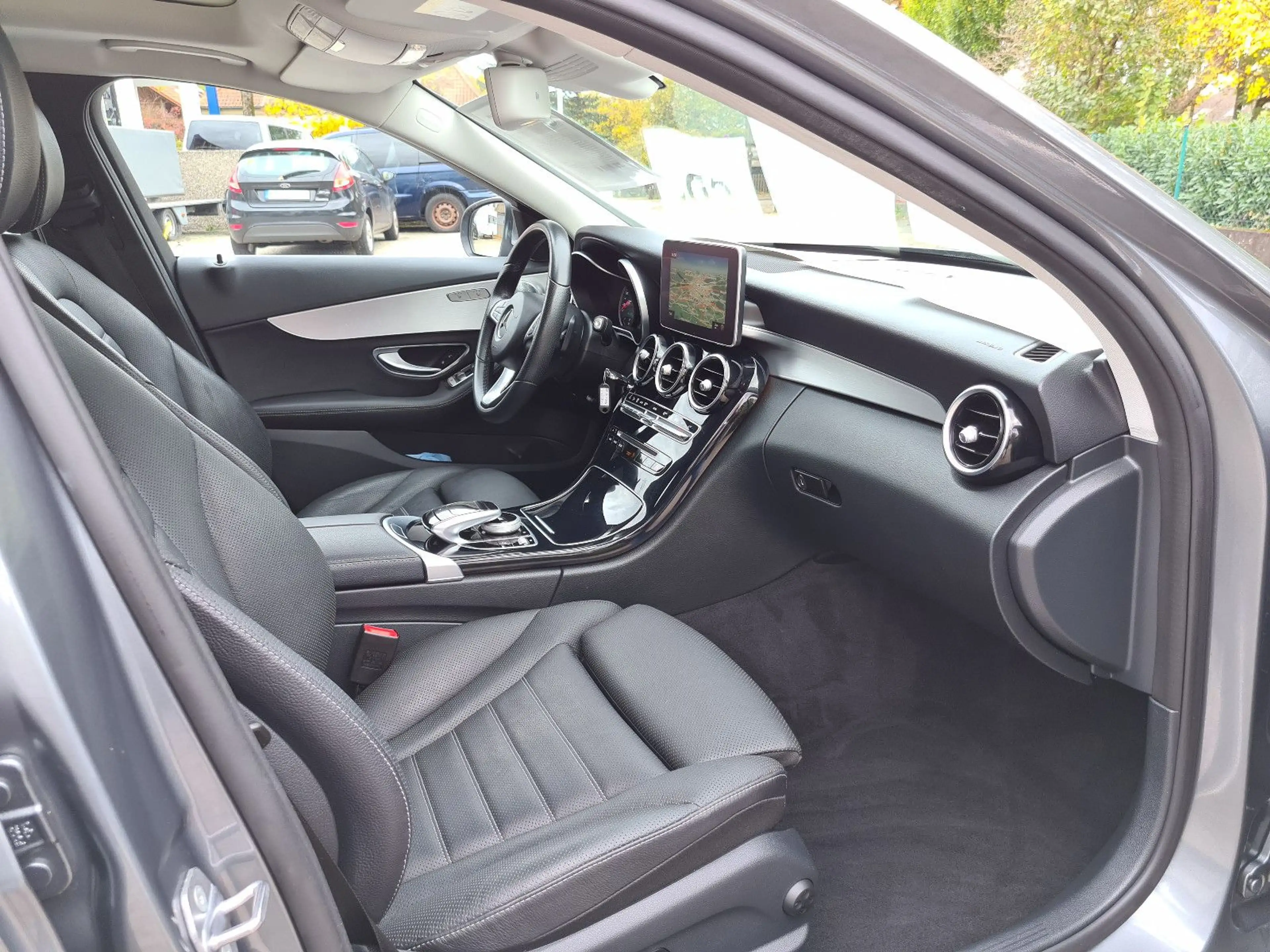Mercedes-Benz C 250 d 4M AV 9G Autom. Pano Leder LED — photo 12