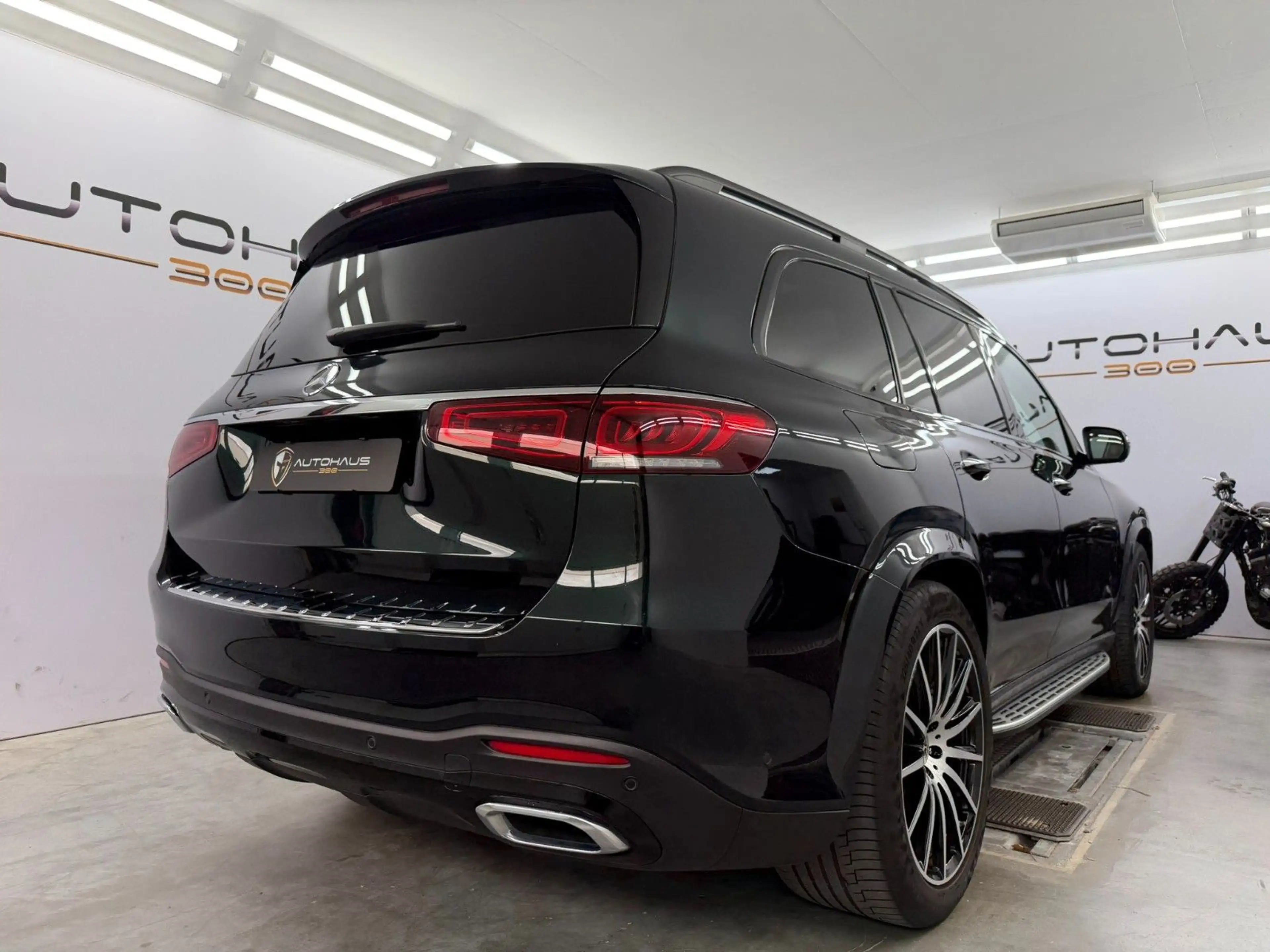 Mercedes-Benz GLS 400 d 4Matic AMG NAVI 360° STDHZ MFL VIRTUAL — photo 11